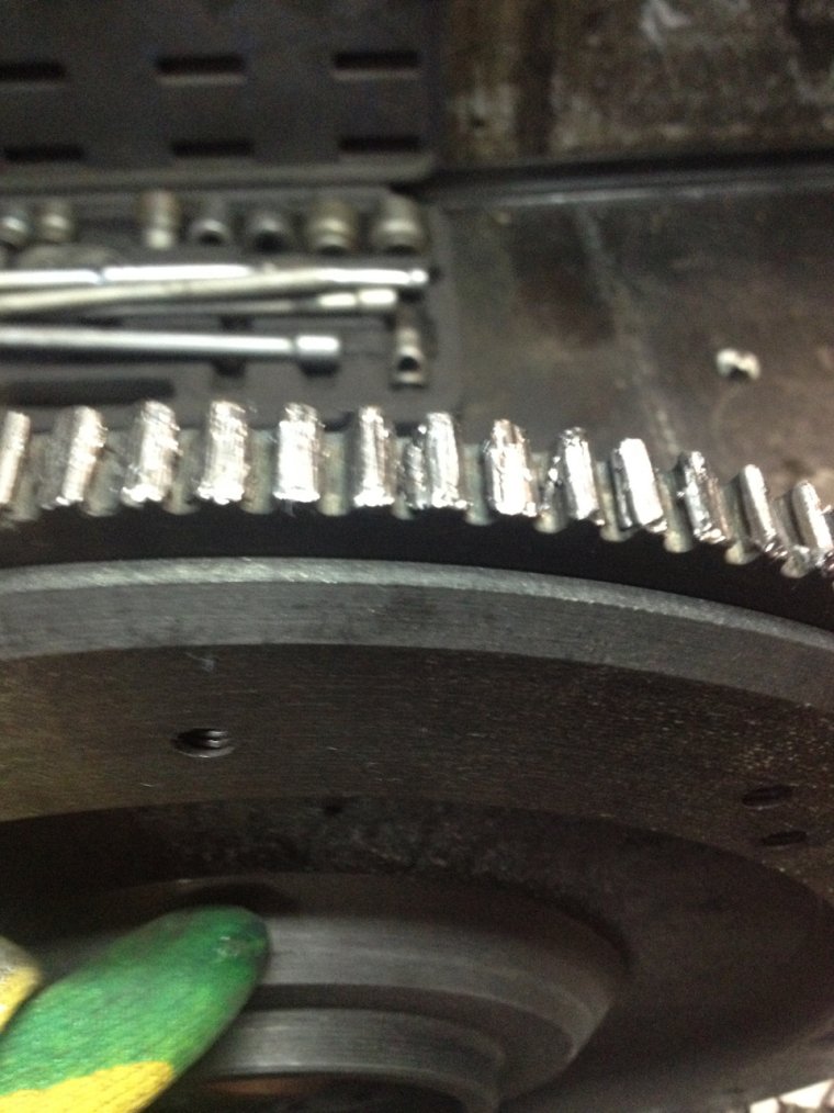 Маховик с отверстиями