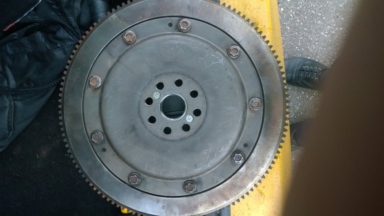 Маховик с обратным выжимом гольф 2