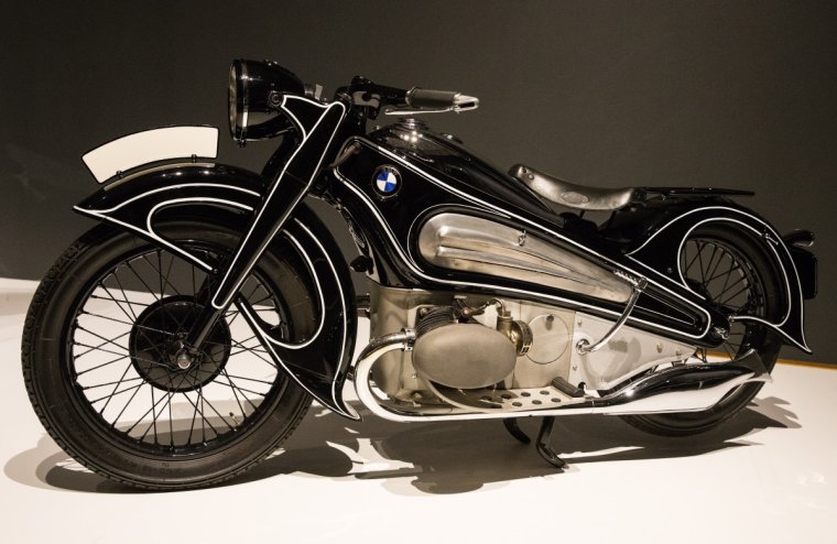 Мотоцикл BMW r7