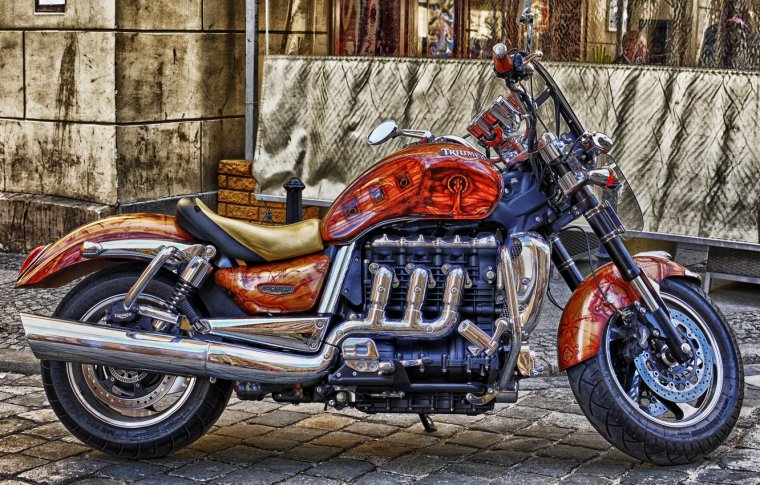 Кастомайзинг Triumph Rocket 3