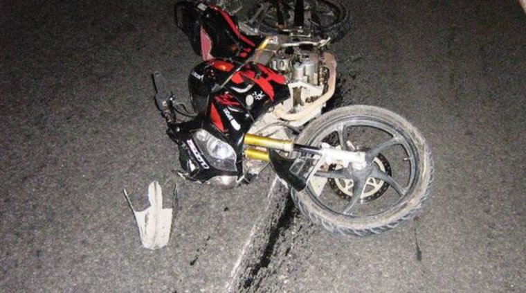 Разбитый Сузуки бандит красный