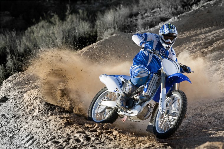 Мотоцикл по пескам