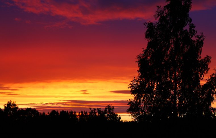 Осенний закат на озере