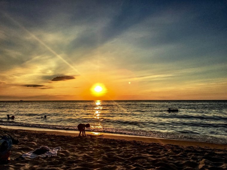 Рассвет над океаном