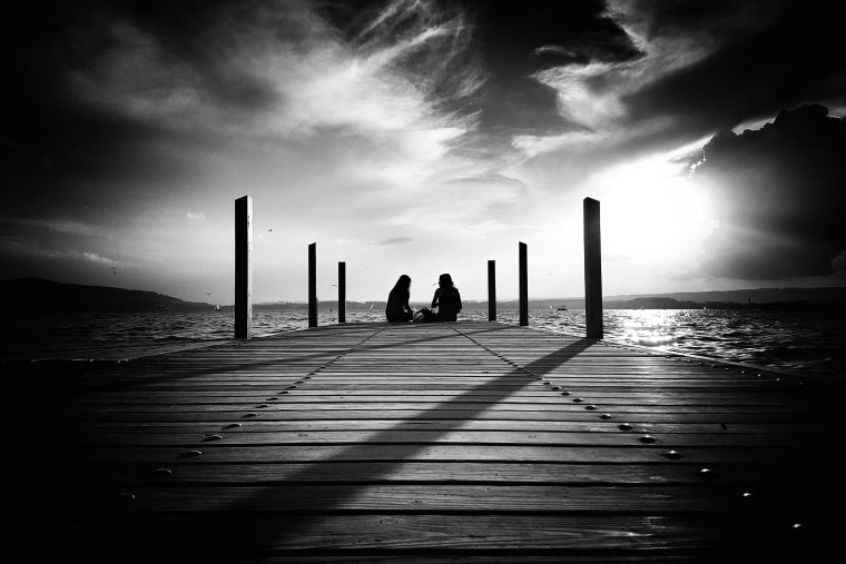 Восход черно белый