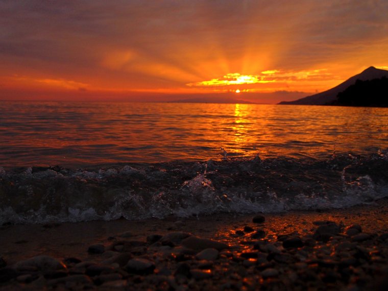 Черно белый закат