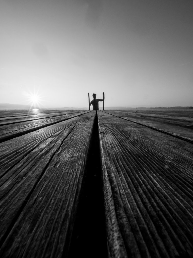 Черно белый рассвет