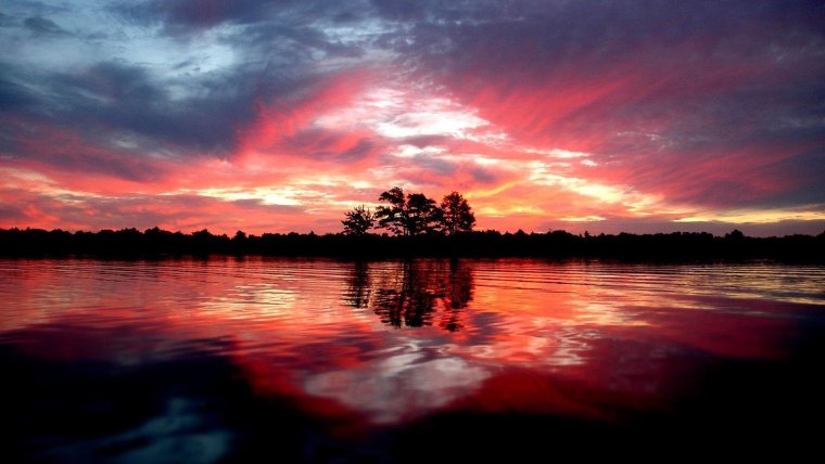 Багровый закат