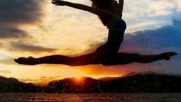 Шпагат в воздухе