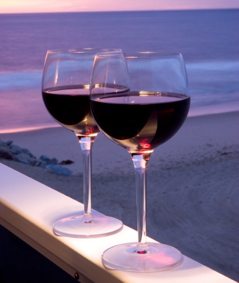 Бокал красного вина