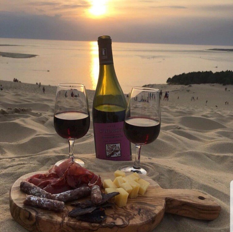 Вино на пляже