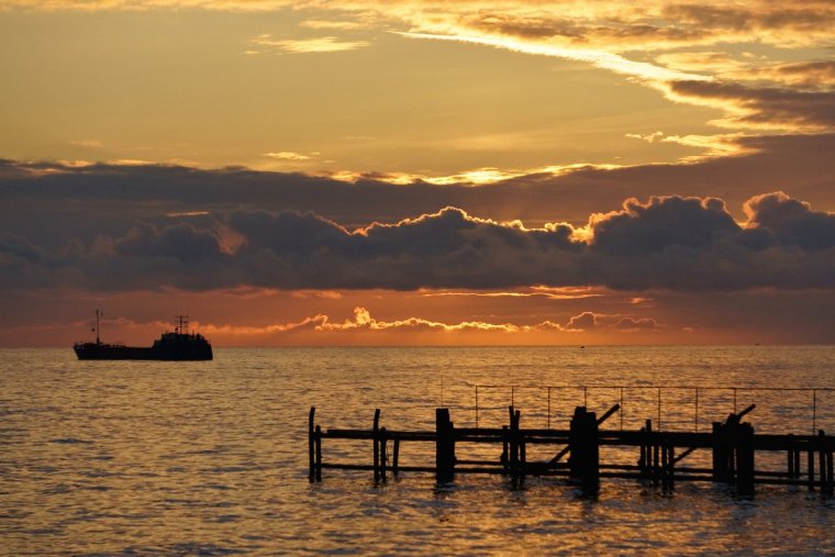 Абхазия закат на море