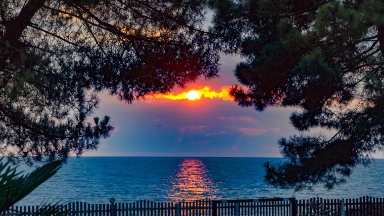 Черное море Абхазия