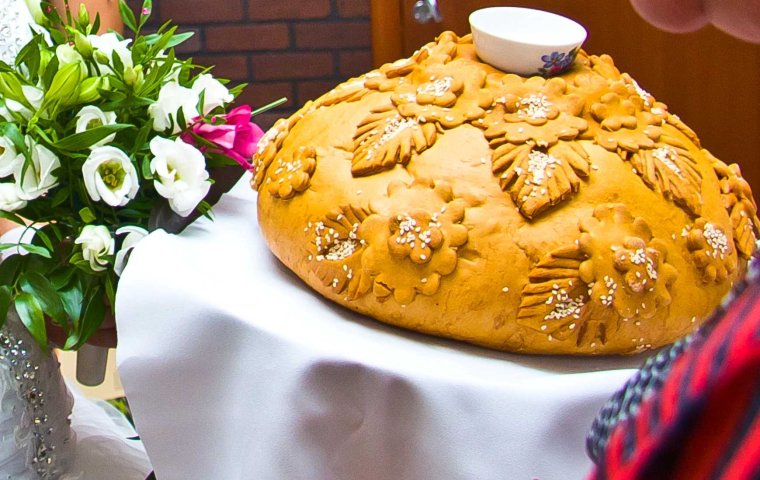 Каравай с солью