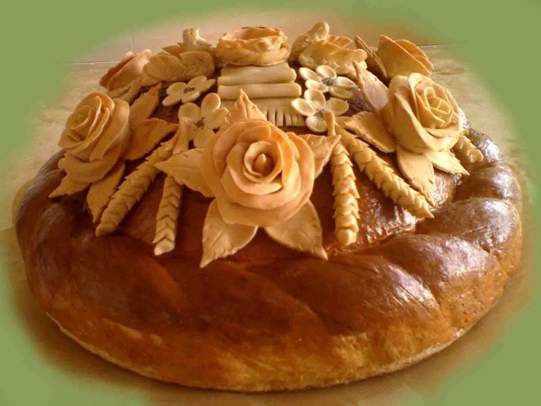 Украшение свадебного каравая