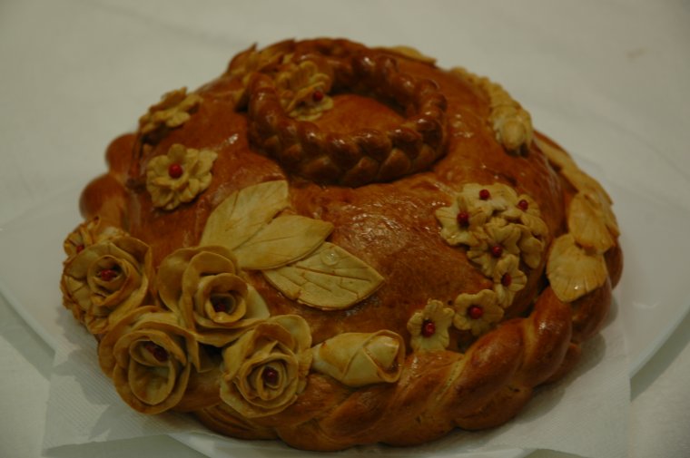 Очень красивый свадебный каравай