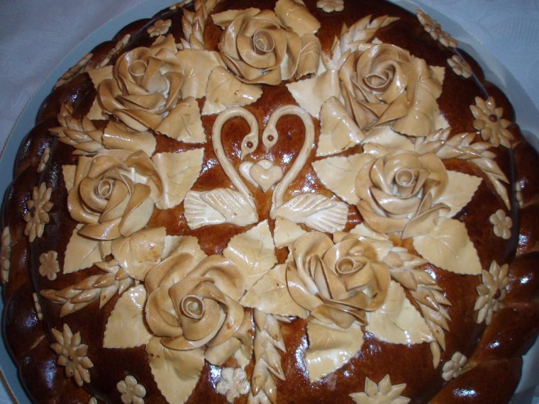 Украшение каравая из дрожжевого теста