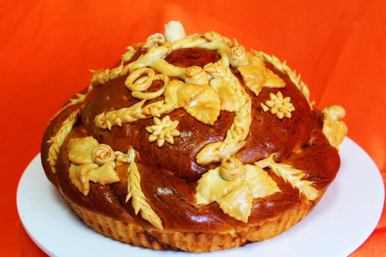 Свадебный традиционный каравай украинский