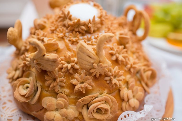 Каравай из печи