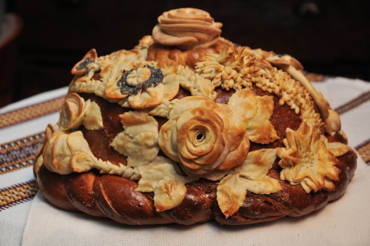 Каравай праздничный цветок