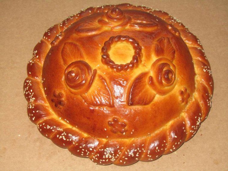 Бутафорский каравай