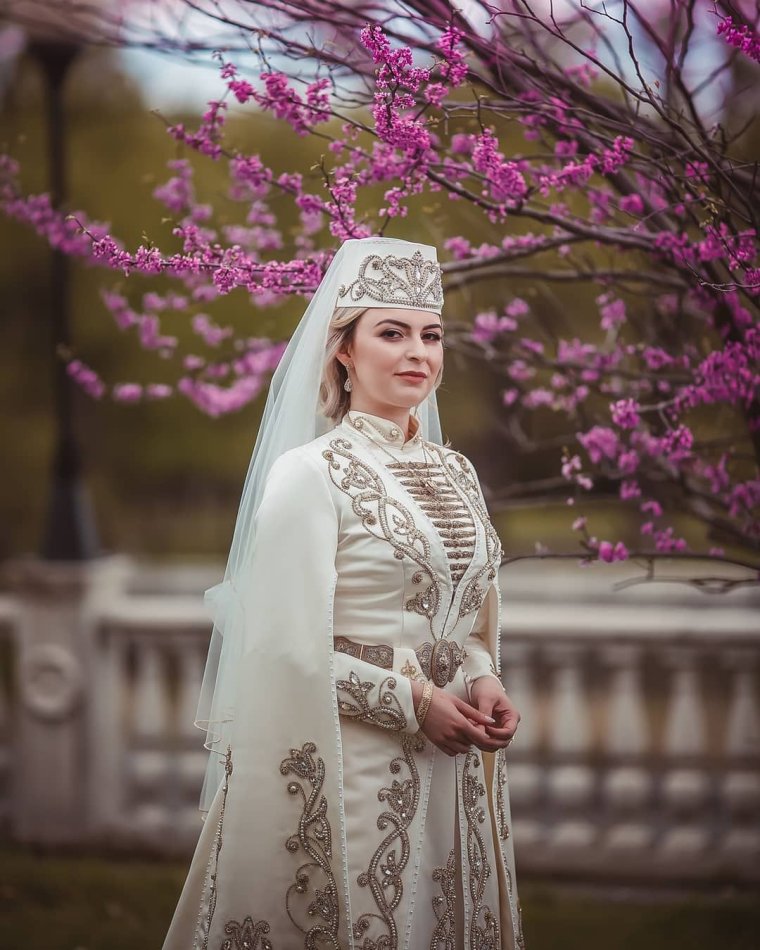 Закрытое свадебное платье