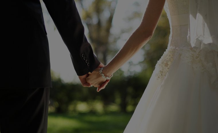 Свадебная пара со спины