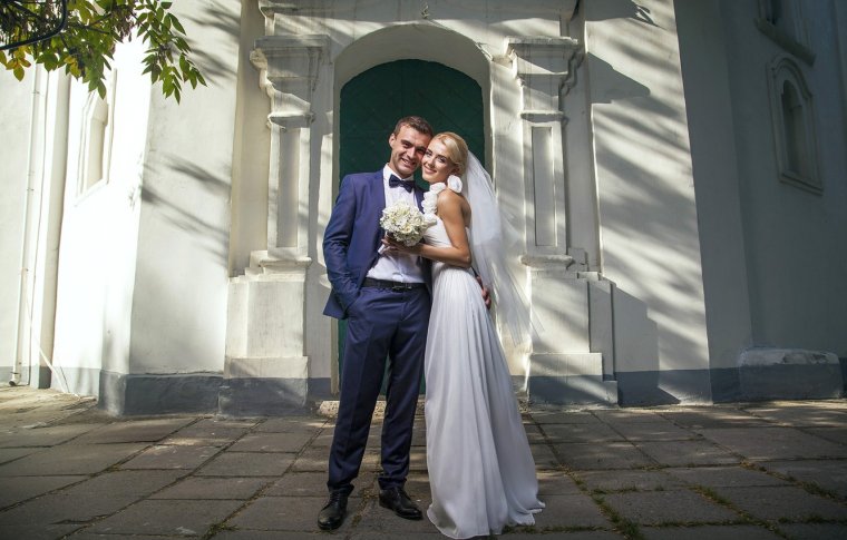 Жених и невеста в полный рост