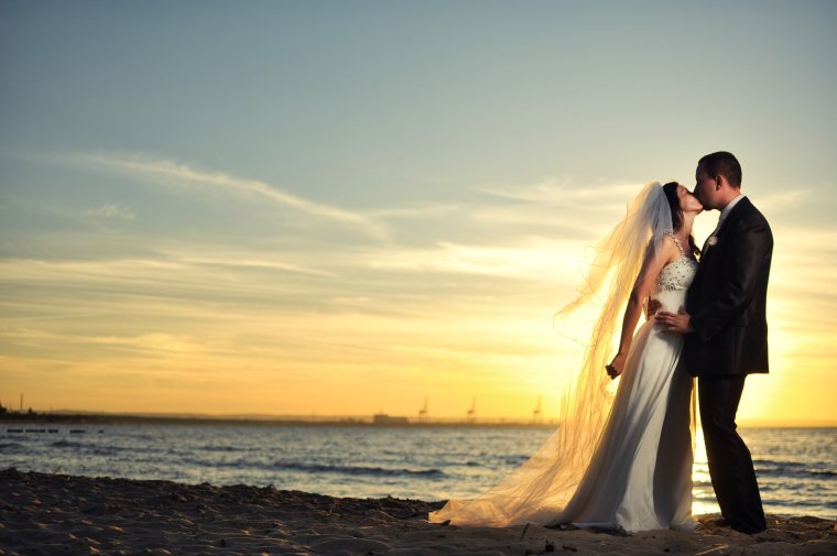 Жених невеста море закат