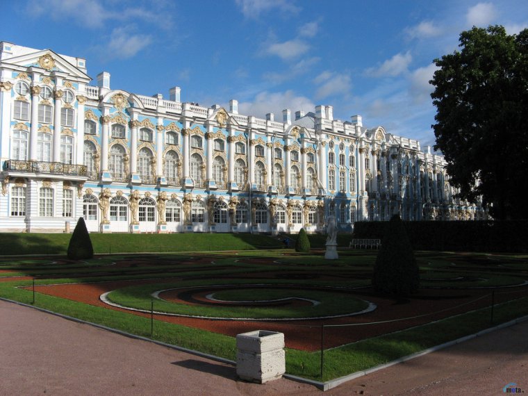 Петергоф Екатерининский дворец
