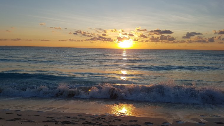 Закат над морем