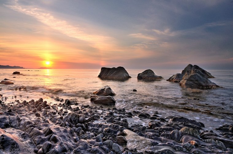 Крым море камни рассвет