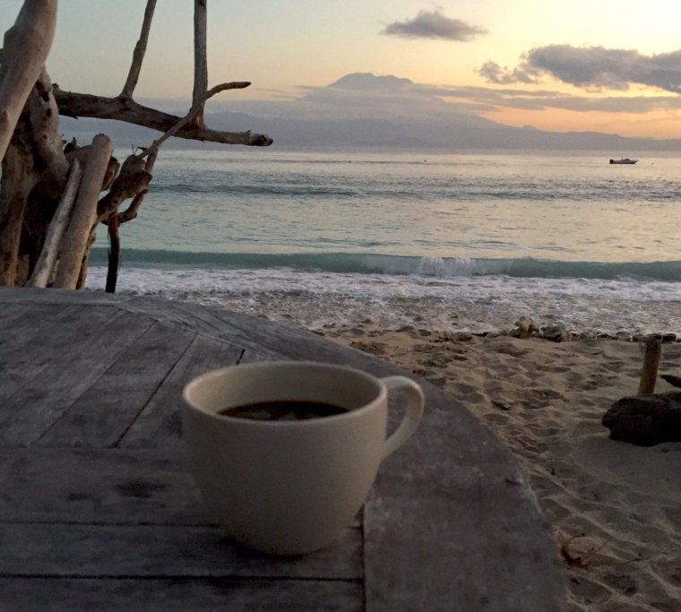 Утро горы море кофе