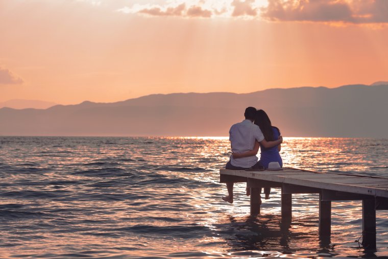 Влюбленные на берегу