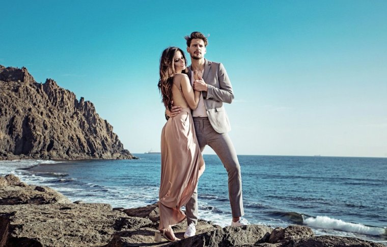 Рассвет на море любовь