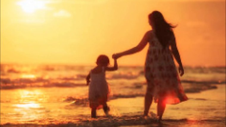 Три девочки на море