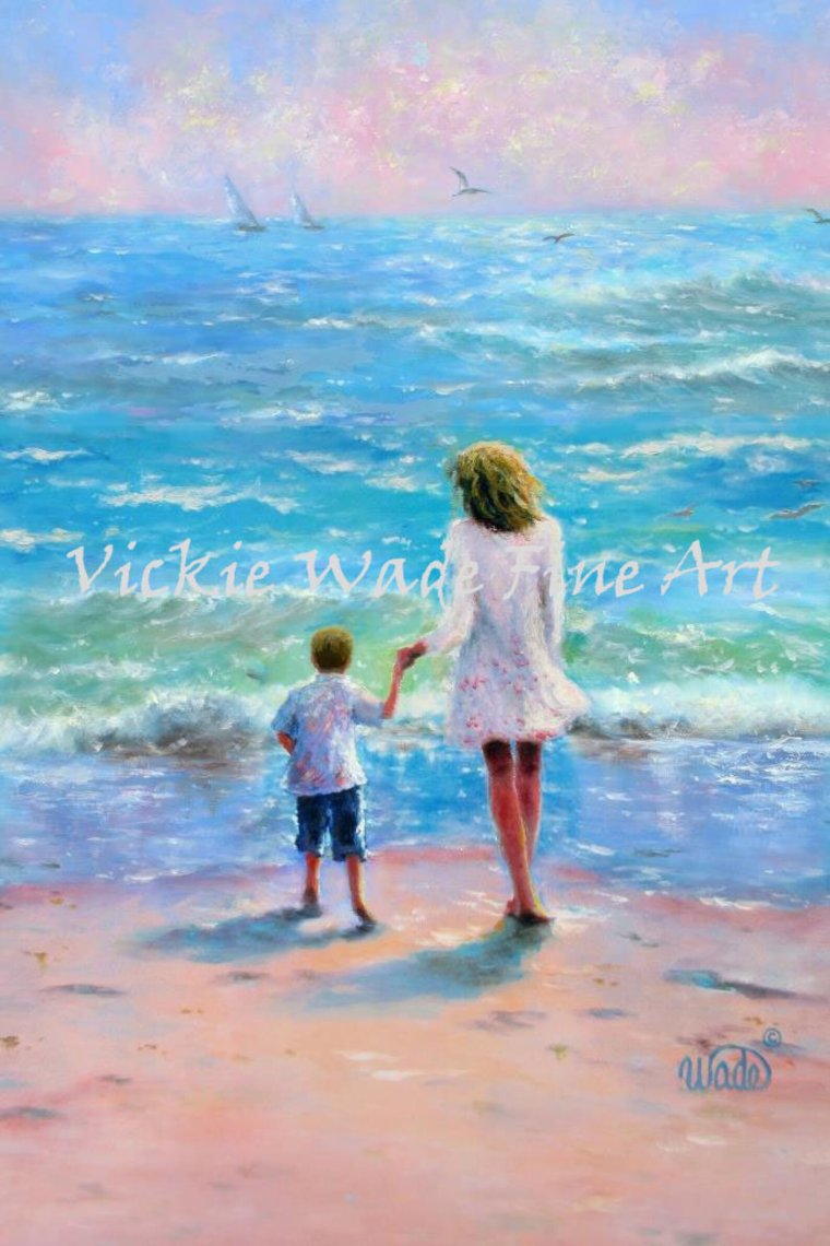 Прогулка с мамой и дочкой по пляжу