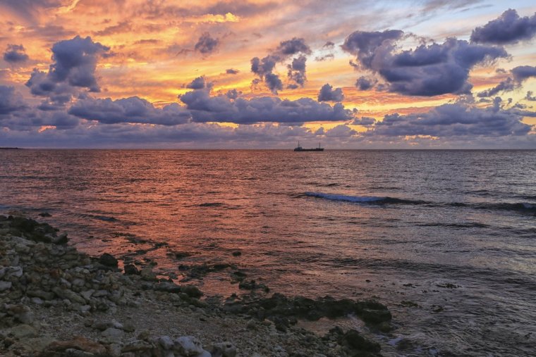 Черное море Сочи волны