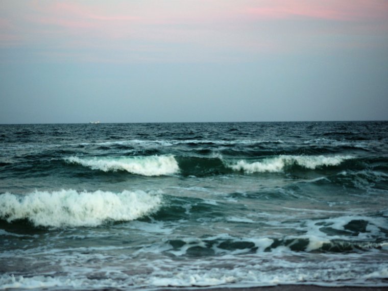 Спокойное море утром