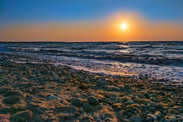 Галечный берег Азовского моря