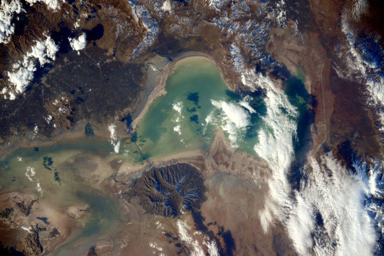 Каспийское море из космоса