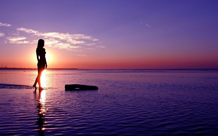 Девушка на закате