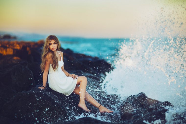 Красивые девушки на море