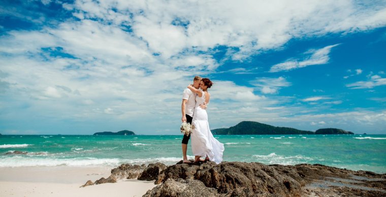 Свадьба на берегу моря