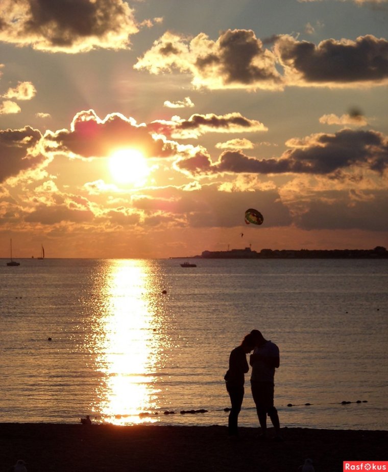 Двое на закате