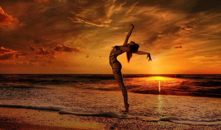 Балерина на пляже