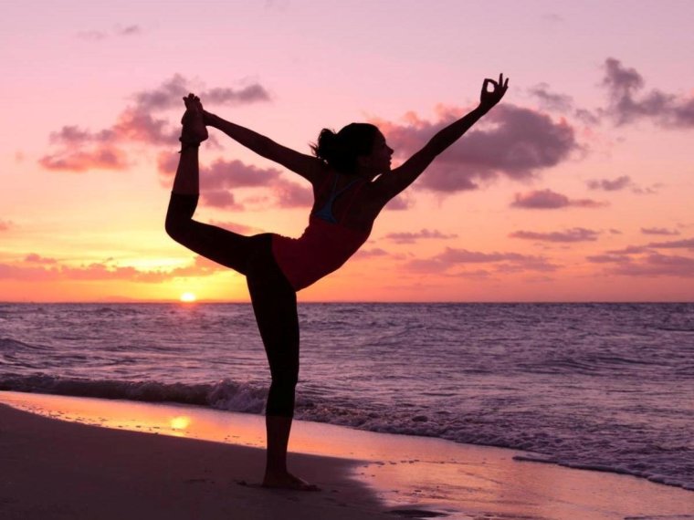 Гимнастка на закате