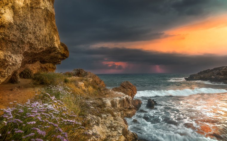 Красивые пейзажи моря и скал