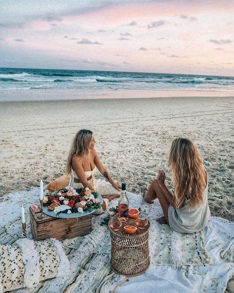 Пикник на берегу моря