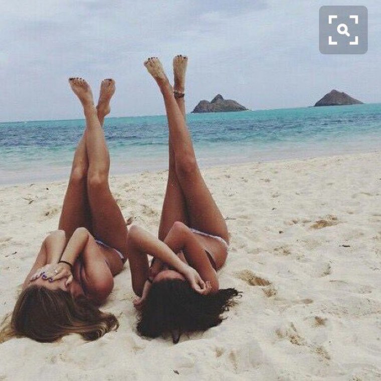 Фотосессия подруг на пляже